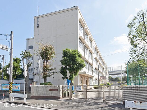 横浜市立本牧南小学校 810m