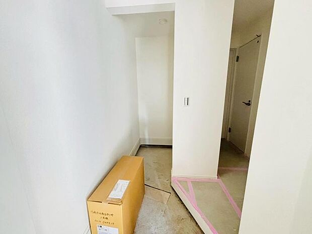 広々とした玄関で大切なお客様をお出迎え。明るく気持ちの良い玄関は気持ちが盛り上がります。