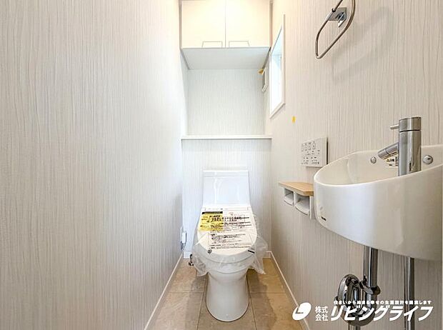 【16号棟】　清潔感をモチーフにしており広々とした空間を実現しております。ゆったりとした空間を実現し圧迫感は少なくなっています。