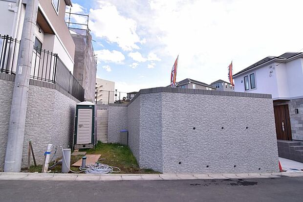 現地の状態をご覧いただくことで、隣接した環境をしっかりとご確認いただけます。