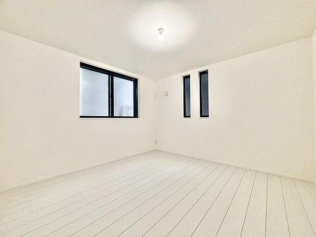 納戸7.4帖　使い方に柔軟性があり、個室としても趣味の部屋としても利用可能です。