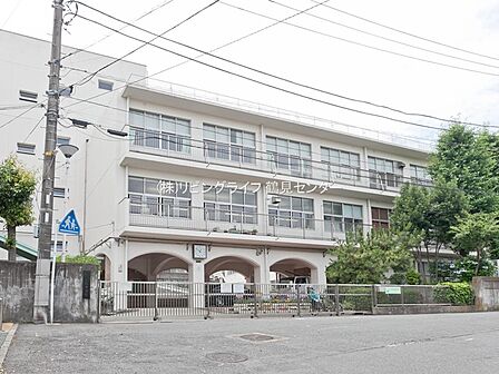 横浜市立老松中学校 920m?