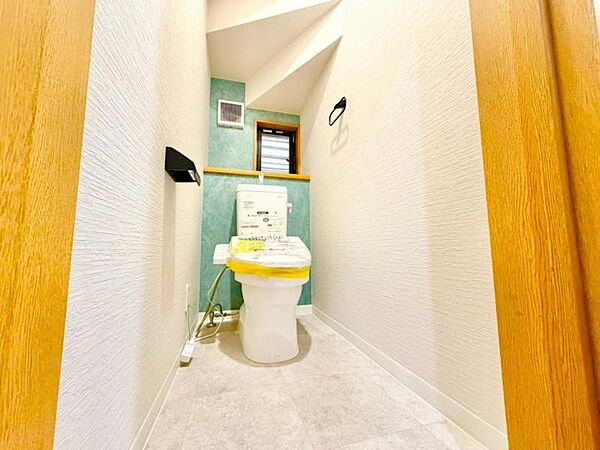 清潔感のあるシンプルで使いやすいトイレです。