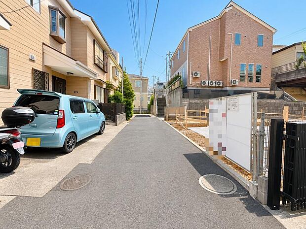 周辺には大きな公園や商業施設がございます。是非一度、現地で日当たりや周辺環境もお確かめください。 