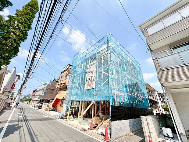 陽光と風がもたらす心地よい時間、照らし出される豊かな空間は、たくさんの笑顔があふれる場所になるでしょう。