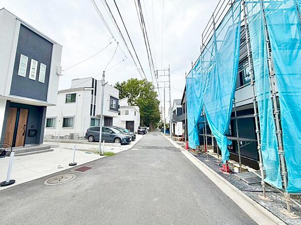 毎日のお車の出し入れもストレスなく行えます。
