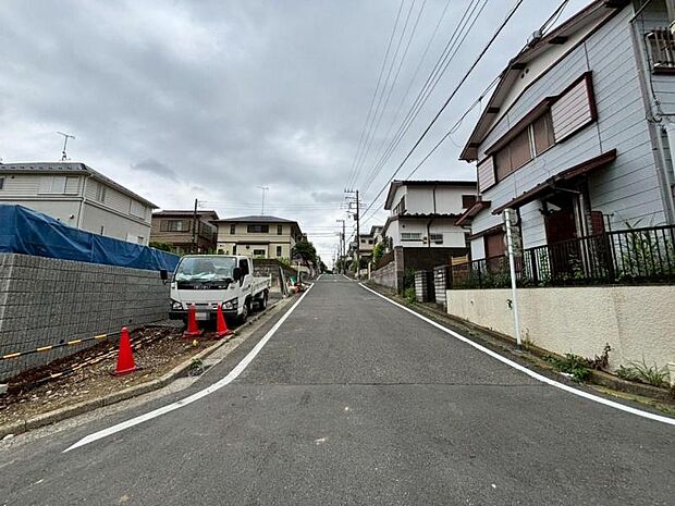 現地と同じくらい、周辺環境は大切です。図面だけでは分からない現地の雰囲気もご確認くださいませ。(2026年6月撮影)