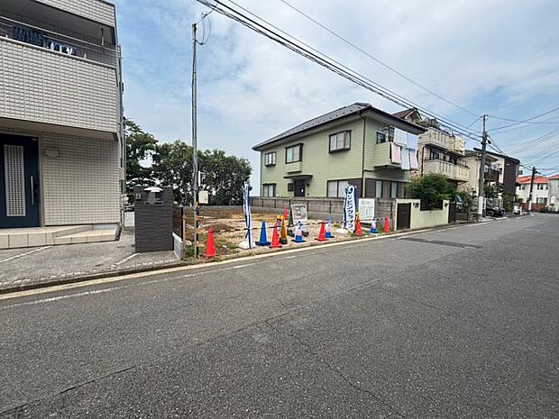 車通りの少ない道路で小さなお子様も安心。