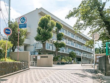 横浜市立保土ケ谷中学校 1560m