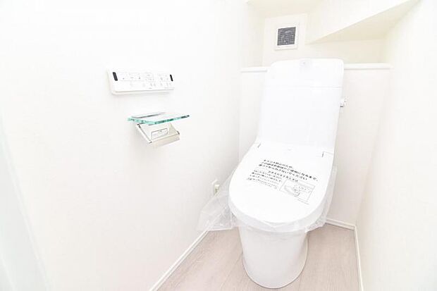 毎日使う場所だからこそ、使い勝手を考慮しました。白を基調に、飽きのこない空間は質感豊かな仕上がりとなっております。