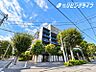 リビング/ダイニング：家族が集まるリビングは明るさが取れる設計に。人気のカウンターキッチンでお子様とお話をしながら、様子を見ながらお料理ができます。