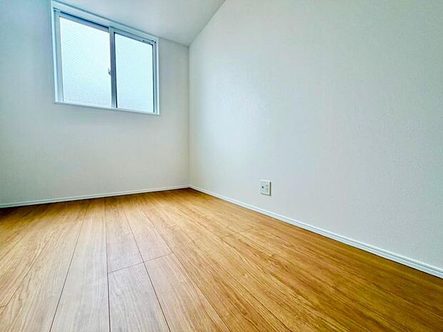 家具の置きやすい出っ張りのないお部屋。
