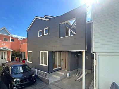 外観:それぞれ独特の顔を持つあなただけのお住まい。暖かい日差しの入り方・見え方も違うお住まい。実際の日当たりや現地の雰囲気もご確認くださいませ。 外観:それぞれ独特の顔を持つあなただけのお住まい。暖かい日差しの入り方・見え方も違うお住まい。実際の日当たりや現地の雰囲気もご確認くださいませ。