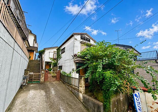 この場所だからこそ叶えられる開放感、「陽光を取り入れた住宅」です。是非現地でご体感下さいませ。