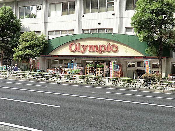 Olympic鶴見店　240m