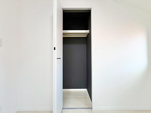 普段使わないものを全部しまってしまえば、お部屋の空間をたっぷり使うことが出来ます。