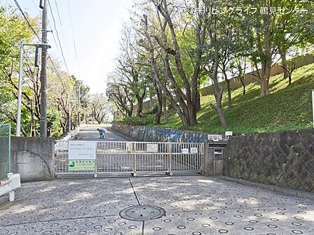 横浜市立仲尾台中学校 940m