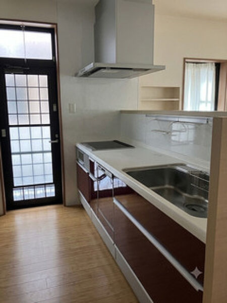 家具や荷物を画像処理をしております。現状と異なる場合は、現状を優先致します。
