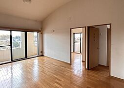 浅江中学校が目の前ラフィーネひかり 4LDKのリビング/ダイニング