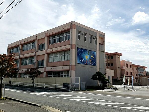 公集小学校コミュニティスクールとして、学校・家庭・地域との 連携・協力を深めながら、児童一人ひとりの個性がいきいきと 輝く公集っ子の育成をめざします。 1000m