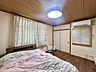 洋室：床暖房設備付きの洋室で冬もあったか♪
