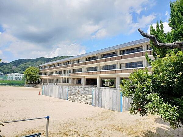 岐山小学校 1210m