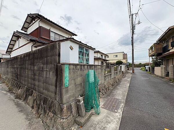 しっかりとしたブロック塀に囲まれた安心感のある敷地です！