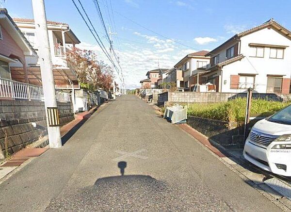 前面道路は幅員にゆとりがあり、運転が苦手な方も安心です！