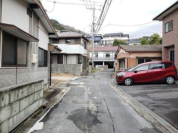 バイパスから少し入ったところにあり、閑静で落ち着いた雰囲気です◎