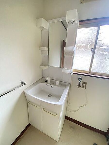 使いやすさを追求した、シンプルな洗面化粧台！