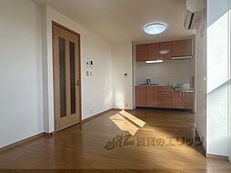 近江鉄道近江本線 高宮駅 徒歩10分の賃貸アパート 2階2LDKのリビング/ダイニング