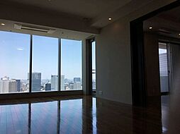 赤坂タワーレジデンスTop of the Hill 39階1LDKのリビング/ダイニング