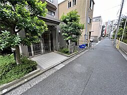 18 / 32