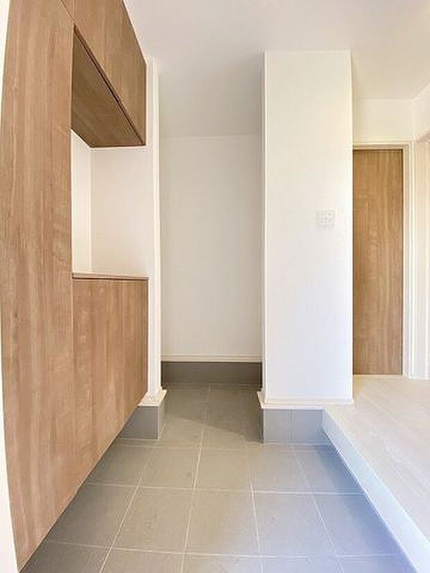 生活感の出やすい玄関をシューズinクローゼットですっきり片付けて、お客様を気持ちよくお迎えできます♪