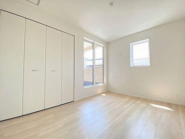 シンプルに作られた洋室は、自分好みのインテリアでコーディネイトし癒しの空間作りに最適です♪