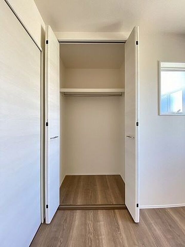 1階にある収納は来客用の座布団やお昼寝用のお布団、リビングで使うものなどが収納でき大変重宝！