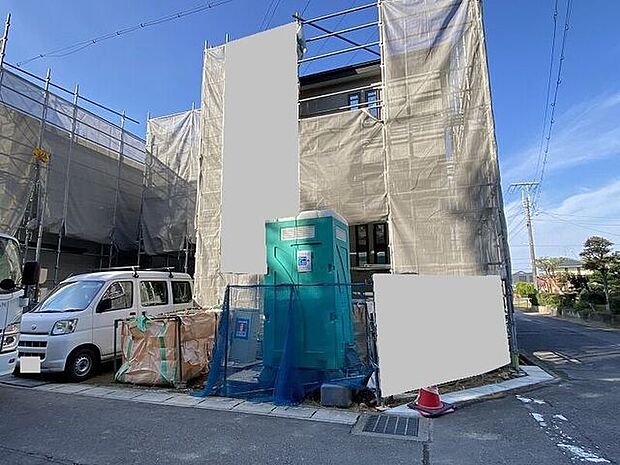 完成前の物件に限り、カラー選択やオプション工事 などのサービス特典が受けられる場合がございます。詳しくお知りになりたい方はお気軽にお問合せください。