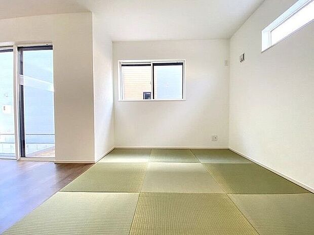 リビングやキッチンから目が届く和室は、お子様の遊び部屋・お昼寝スペースとして使うのもオススメです♪