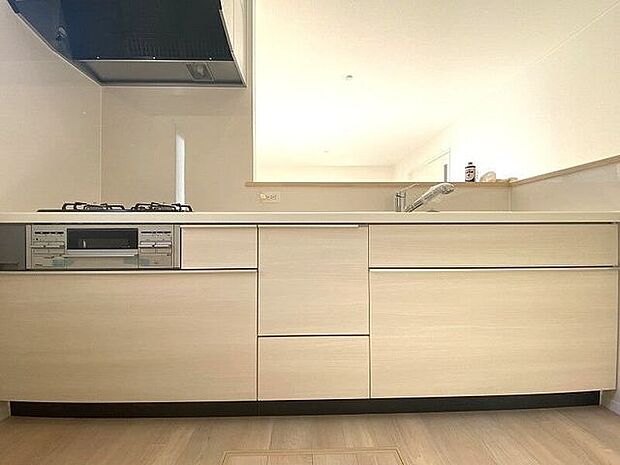 大きなシンクや広いワークトップやたっぷりの収納スペース!使い勝手が良く毎日のお料理が楽しくなりそう♪