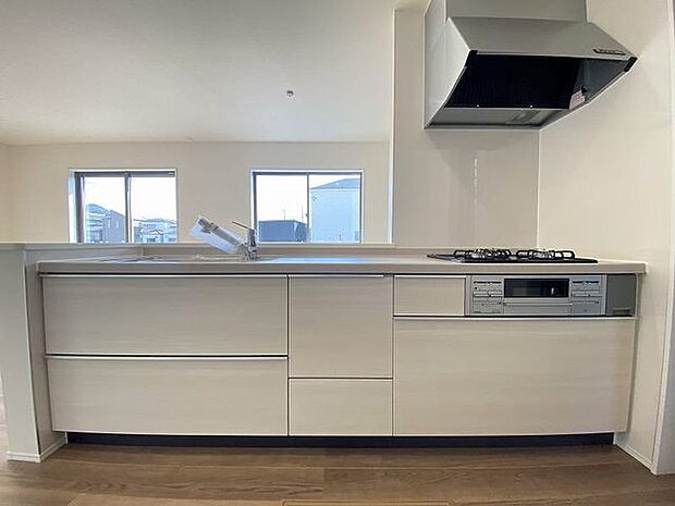 大きなシンクや広いワークトップやたっぷりの収納スペース!使い勝手が良く毎日のお料理が楽しくなりそう♪