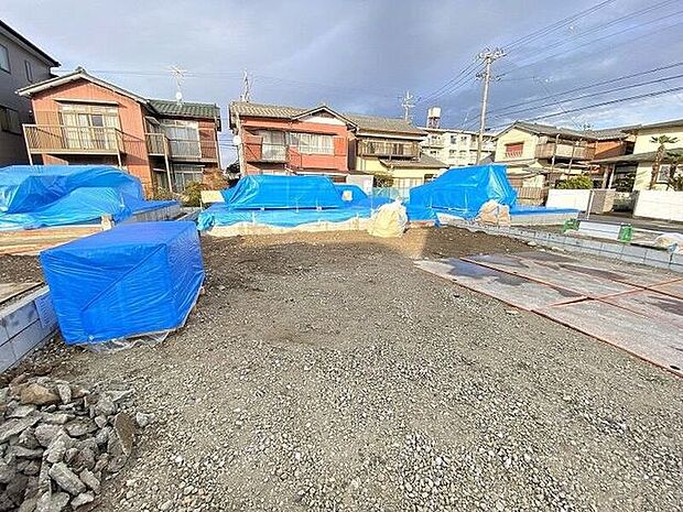 完成前の物件に限り、カラー選択やオプション工事 などのサービス特典が受けられる場合がございます。詳しくお知りになりたい方はお気軽にお問合せください。