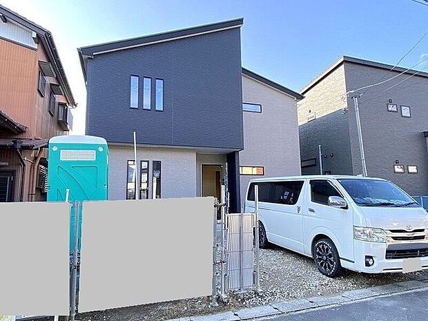 完成前の物件に限り、カラー選択やオプション工事 などのサービス特典が受けられる場合がございます。詳しくお知りになりたい方はお気軽にお問合せください。