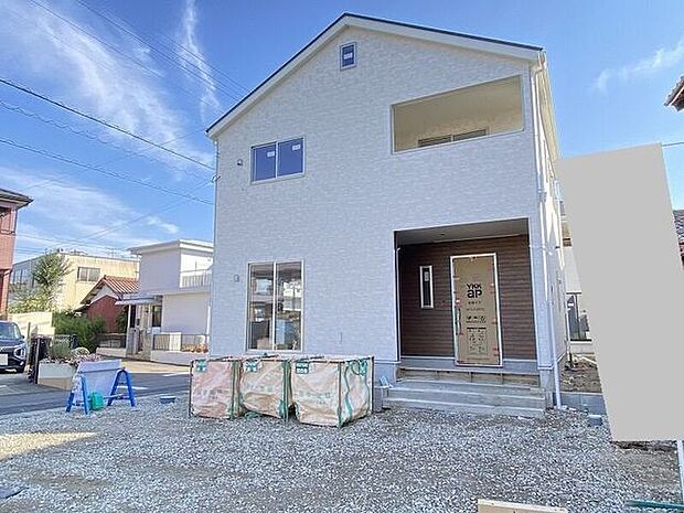 完成前の物件に限り、カラー選択やオプション工事 などのサービス特典が受けられる場合がございます。詳しくお知りになりたい方はお気軽にお問合せください。