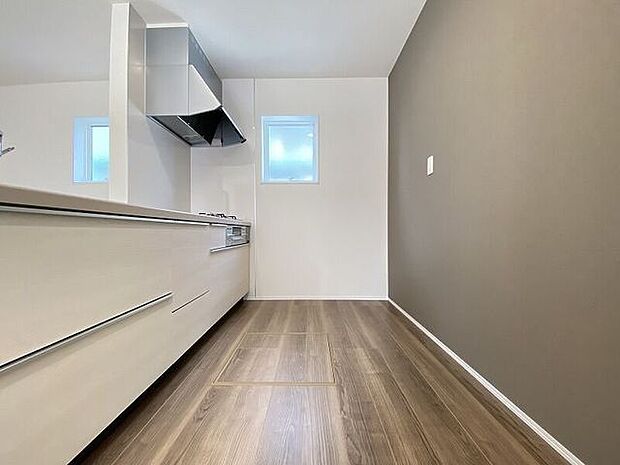 ゆとりのサイズを確保し、ひとりだけでなくお子様や旦那様と一緒にキッチンに立つのに快適なスペース♪