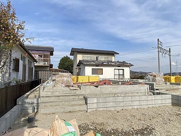 完成前の物件に限り、カラー選択やオプション工事 などのサービス特典が受けられる場合がございます。詳しくお知りになりたい方はお気軽にお問合せください。