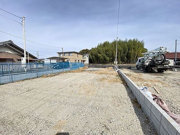 完成前の物件に限り、カラー選択やオプション工事 などのサービス特典が受けられる場合がございます。詳しくお知りになりたい方はお気軽にお問合せください。