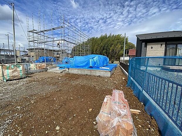 完成前の物件に限り、カラー選択やオプション工事 などのサービス特典が受けられる場合がございます。詳しくお知りになりたい方はお気軽にお問合せください。