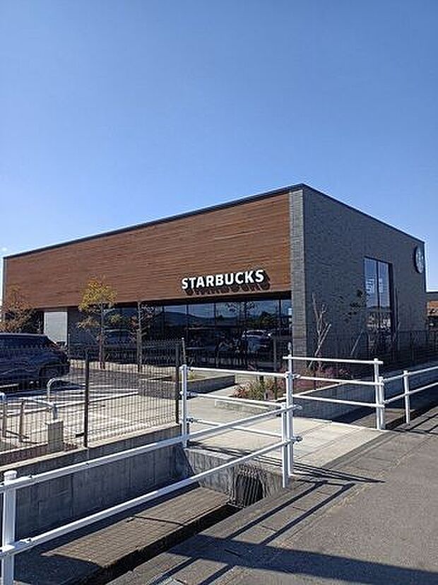スターバックスコーヒー 犬山梅坪店車で3分 700m