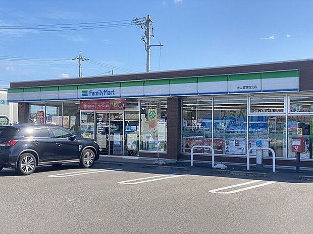 ファミリーマート 犬山塔野地北店 550m