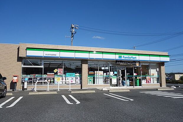 ファミリーマート 犬山日の出団地店 300m